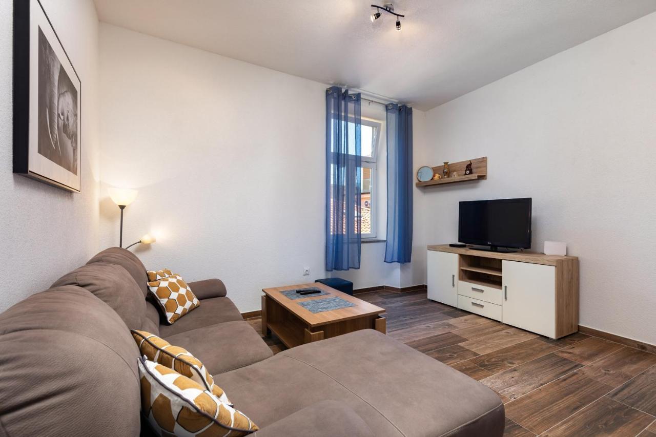 Apartments Smaila 1729 Pula Ngoại thất bức ảnh