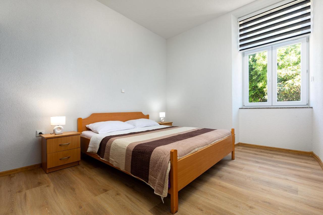 Apartments Smaila 1729 Pula Ngoại thất bức ảnh