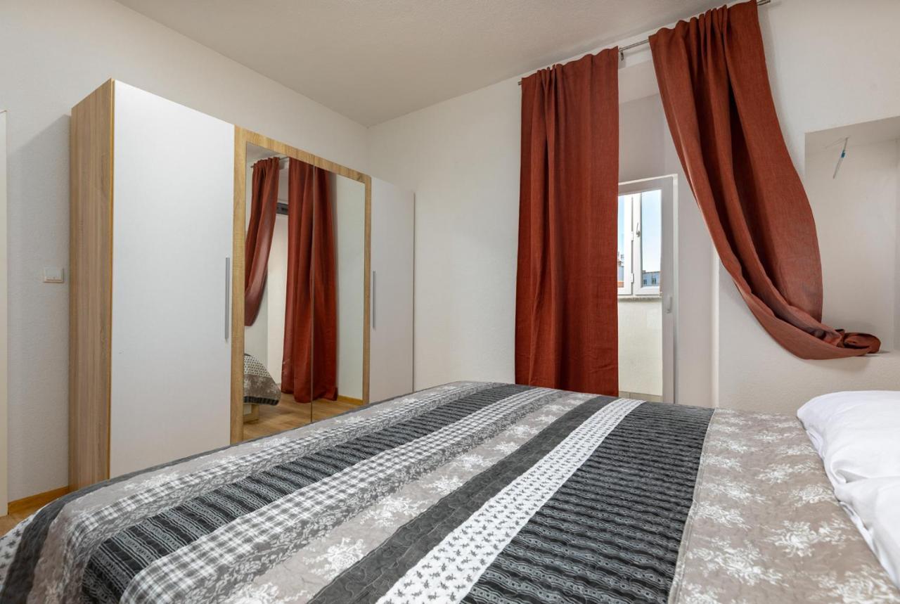 Apartments Smaila 1729 Pula Ngoại thất bức ảnh