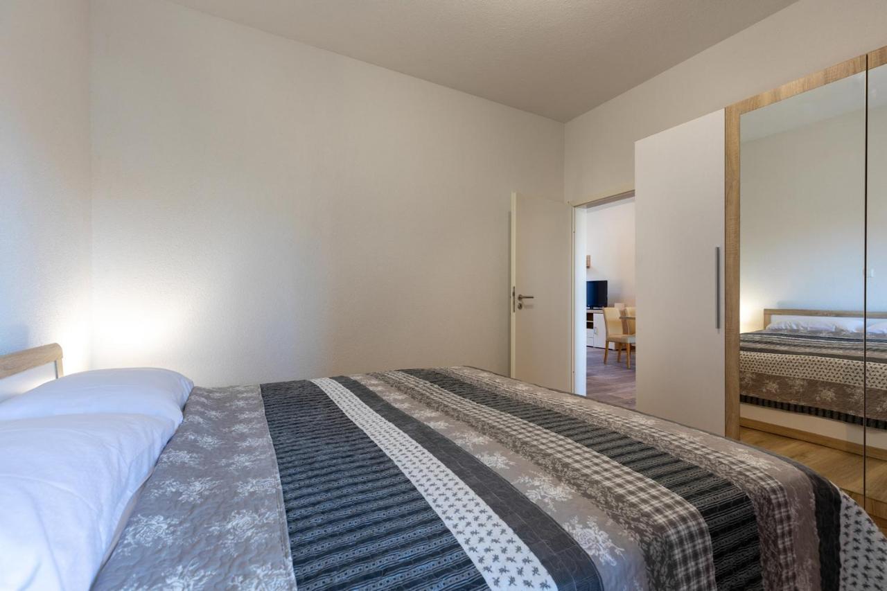 Apartments Smaila 1729 Pula Ngoại thất bức ảnh
