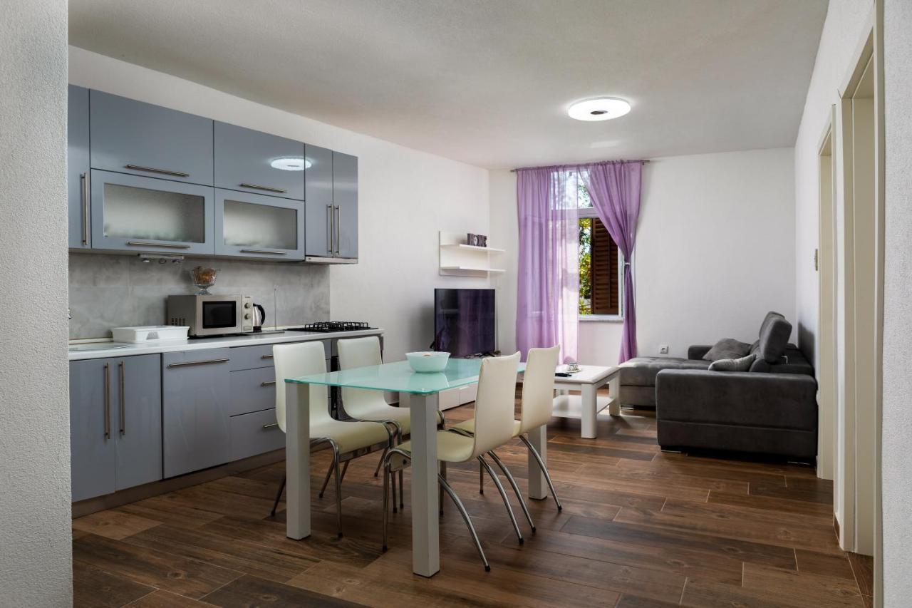 Apartments Smaila 1729 Pula Ngoại thất bức ảnh