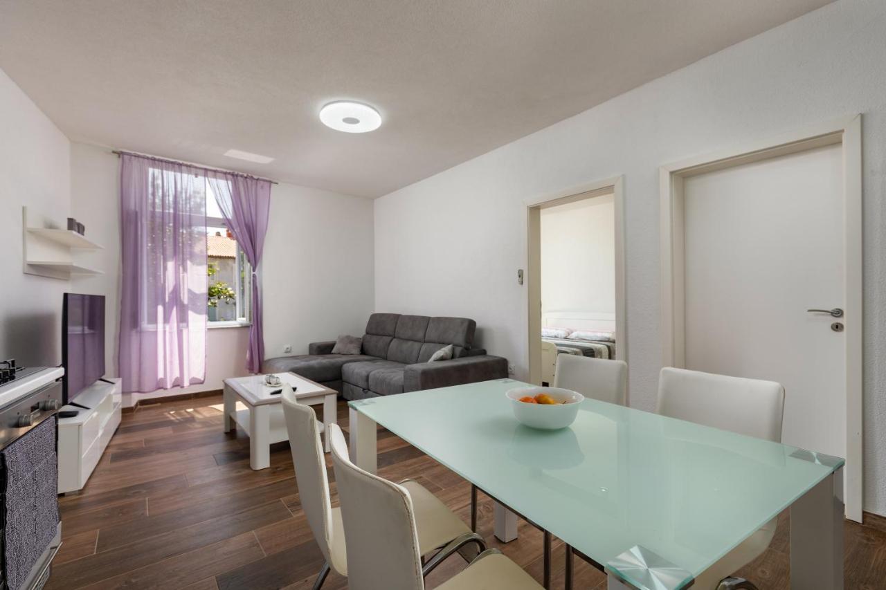 Apartments Smaila 1729 Pula Ngoại thất bức ảnh