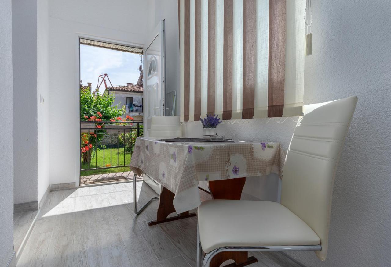 Apartments Smaila 1729 Pula Ngoại thất bức ảnh